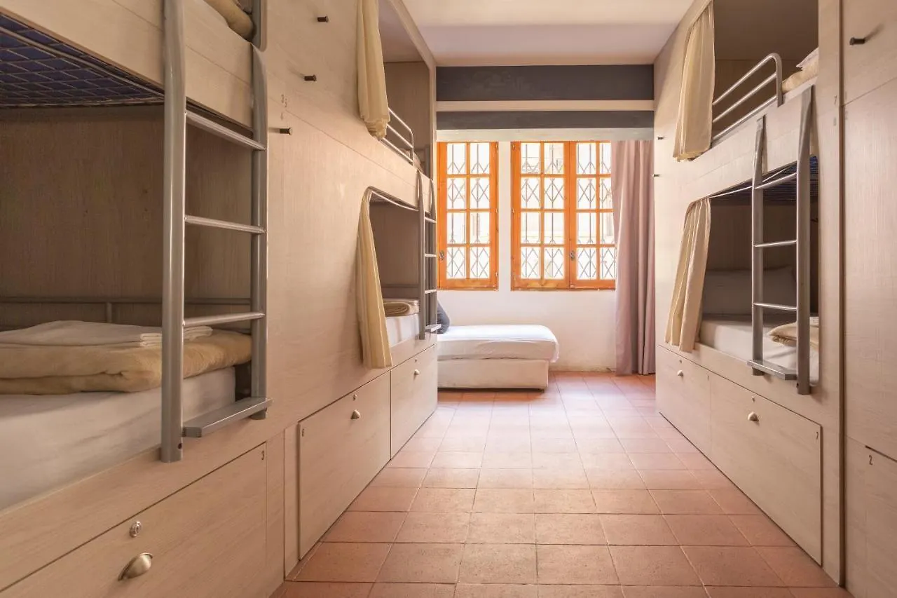Mambo Tango Hostel Barcelona 0*,  Spain